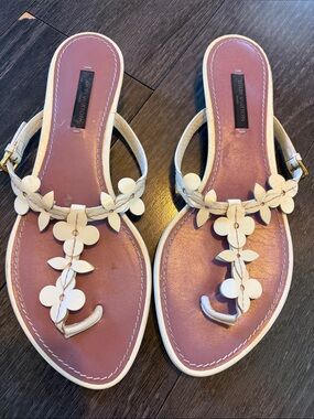 Vintage Louis Vuitton White Floral Thong Sandals with Pink-Brown Footbed
